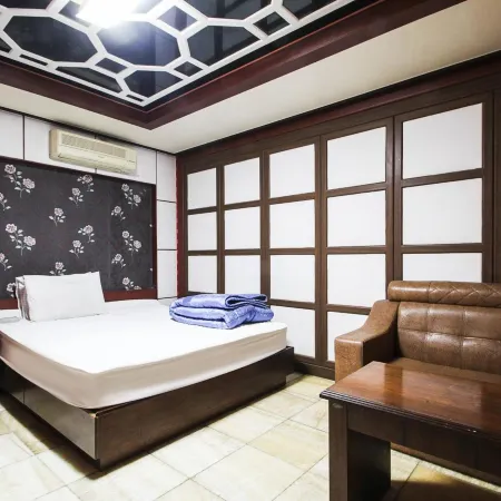 Plus Motel