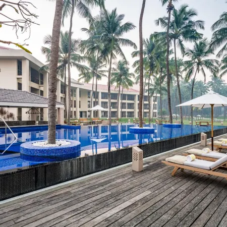 Silver Waves Resort & Spa - Daman