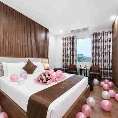 Ho Sen Xanh Hotel Rooms