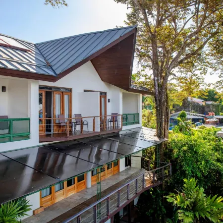 Si Como No Resort & Wildlife Refuge