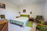 Uyut Hotel