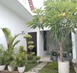 Unit Plumeria by Pekalongan Homestay Hotel dekat Hijrah store bener