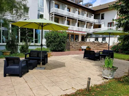 Hotel Kurparkblick Отели в г. Капсвайер