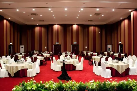 Hotel Scholar's Suites Отели в г. Kerling