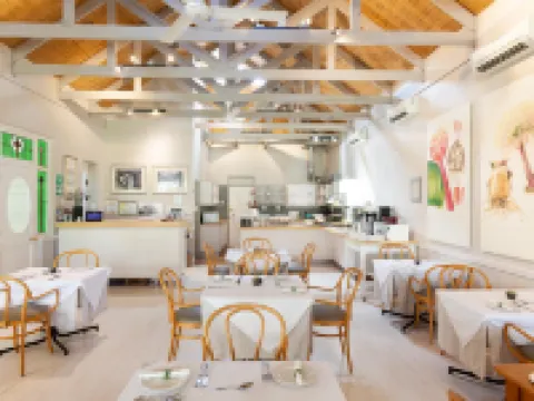 Quarry Lake Inn Hotels in East london