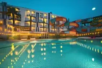 Pentacity Hotel Balikpapan - Pools