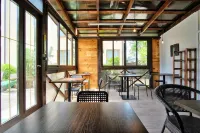 Keleshbei Hotels in New Athos