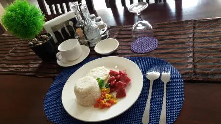 Columbus Plaza Hotel Отели в г. Генерал-Сантос