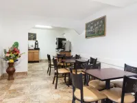 Super 8 by Wyndham Amsterdam Hotels in Mariaville Lake