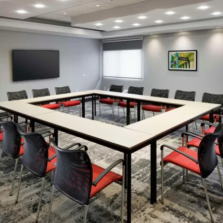 Hampton Inn Newark Airport