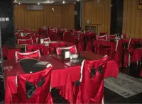 耶尼克什克埃斯拉酒店 - 3星級