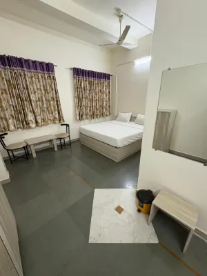 Ghate Rooms - 2-Star