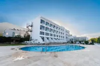 Bellapais Oasis Hotel - Pools