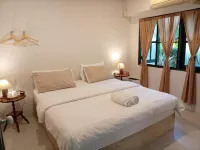 Ena Boutique Hotel & Cafe Hotels near Wat Umong