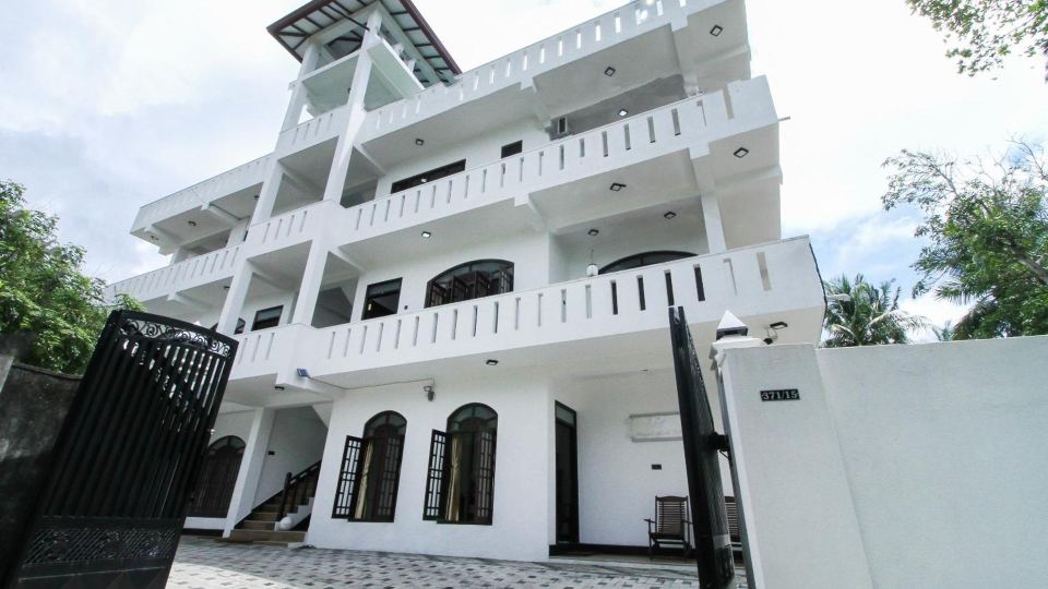Royal Rich Villa