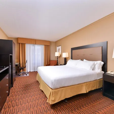 Holiday Inn Express BREEZEWOOD by IHG