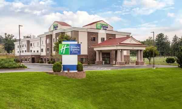 Holiday Inn Express & Suites Lewisburg by IHG