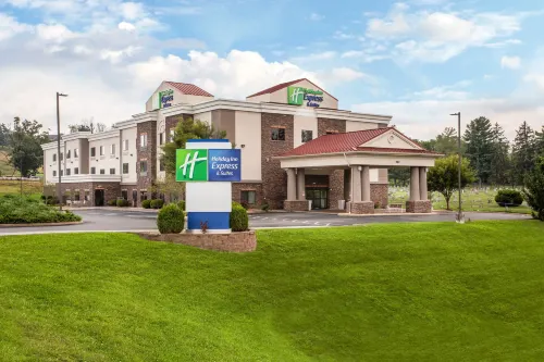 Holiday Inn Express & Suites LEWISBURG by IHG - 3-Star