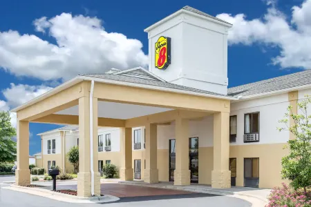 Super 8 by Wyndham Clemmons/Bermuda Run/Winston-Salem I-40 Отели в г. Клеммонсвилл