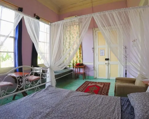 بيت شباب لوتس جاردن إزمير Hotels near باسماني