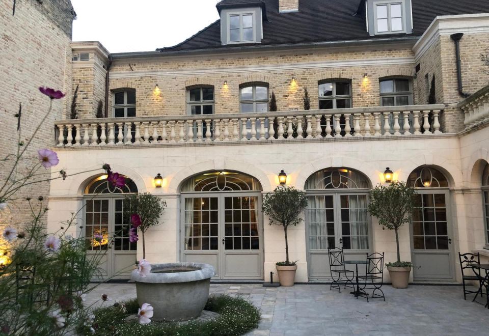 hotel overview picture