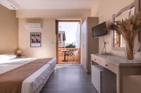 Yria Hotel Hotels in Planos