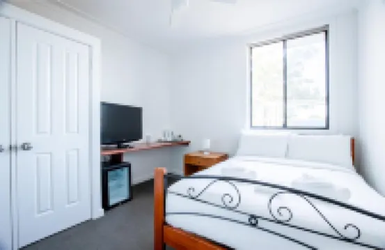 Unanderra Hotel