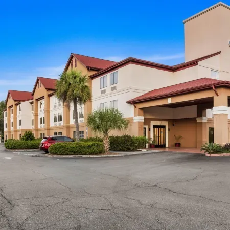 Clarion Pointe Savannah Gateway I-95