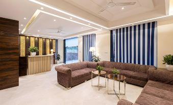 Hotel Emblem Suites by Denver, Delhi Airport