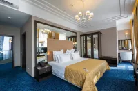 Томь Ривер Плаза Отели рядом с достопримечательностью «Памятник Погибшим Шахтерам»