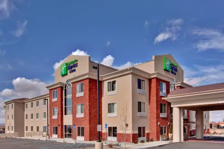 Holiday Inn Express & Suites ALBUQUERQUE AIRPORT by IHG
