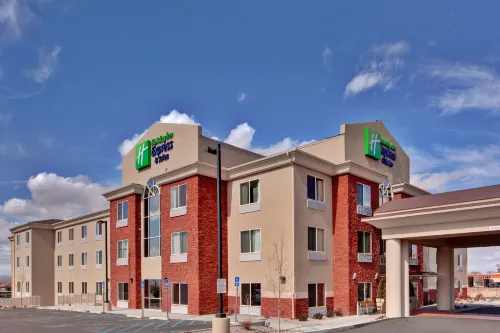 Holiday Inn Express & Suites ALBUQUERQUE AIRPORT by IHG
