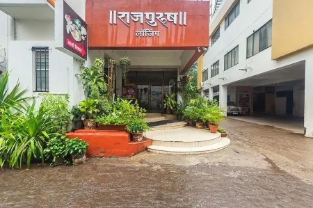 Hotel Rajpurush Отели рядом с достопримечательностью «Matang Play Ground»