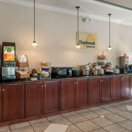 Days Inn by Wyndham Paducah I-24 Exit 4