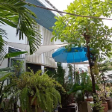 Daddy's Home Huahin Hotels near Cicada Market