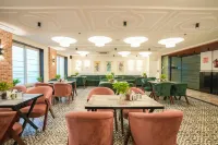 The Riverstone Inn - Near India Expo Centre and Mart - Parkplatz
