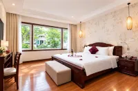 Hanoi Golden Moon Hotel & Travel - parking