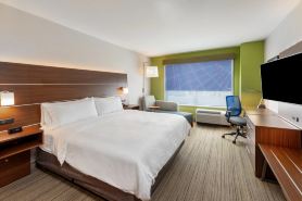 Holiday Inn Express & Suites Parsons by IHG