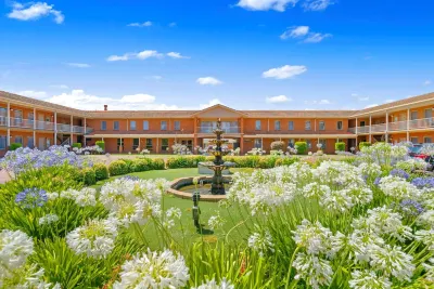 Comfort Inn & Suites King Avenue Hotels in Sale