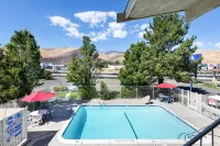Motel 6 Carson City, NV - Pools