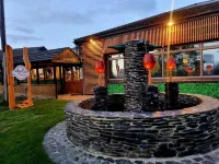 Travel Plaza Hotel - parcheggio