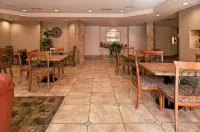 Ramada by Wyndham St George - breakfast