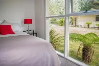 Russell Falls Holiday Cottages Hotels in Hamilton