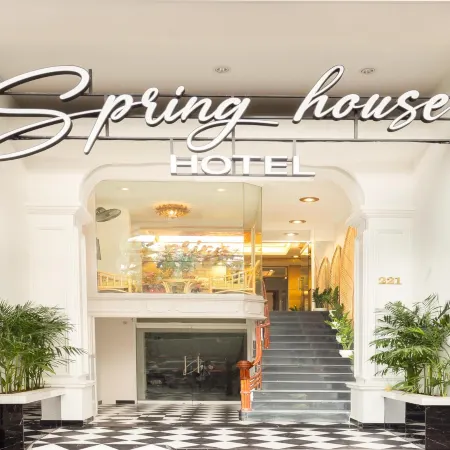 SPRING HOUSE HOTEL Отели рядом с достопримечательностью «Район 1»