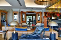 Apogee Boutique Hotel & Spa