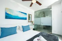 Ocean Breeze Hotel Hotels in Cape Town