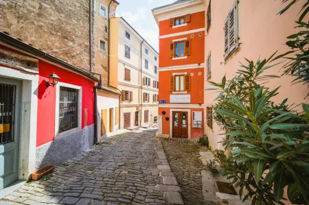 Villa Borgo B&B Отели в г. Крушвари