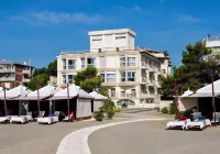 Hotel Petit Palais - Bãi biển