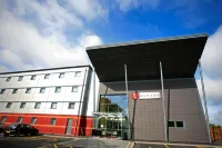 Ramada by Wyndham Oldbury Birmingham Отели рядом с достопримечательностью «Шрай Венкатсвара Темпл, Тивидейл»