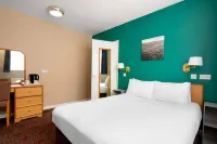 Old Grey Mare Inn by Greene King Inns - parking
